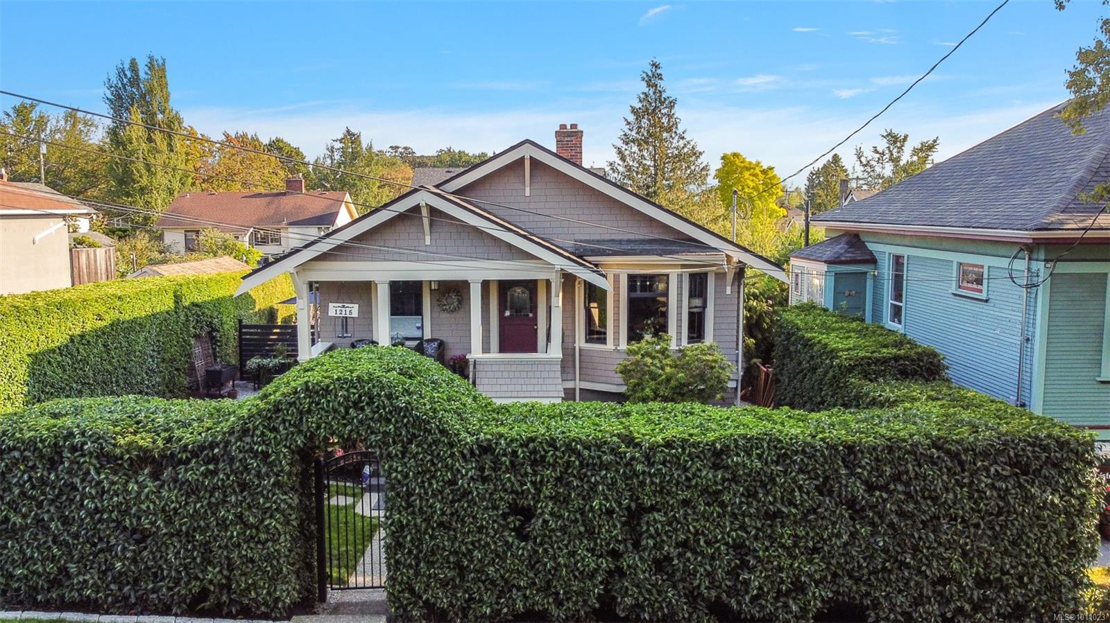 1215 Vista Hts, Victoria, BC V8T 2H7
