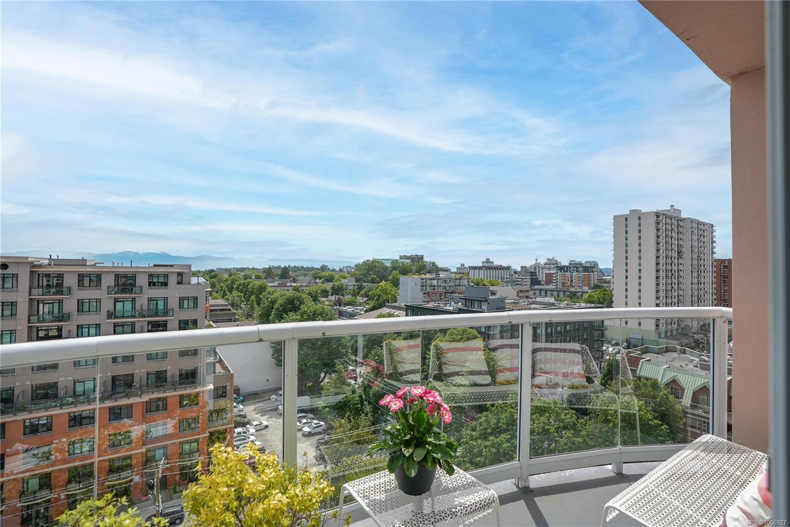 1010 View St, Victoria, BC V8V 4Y3
