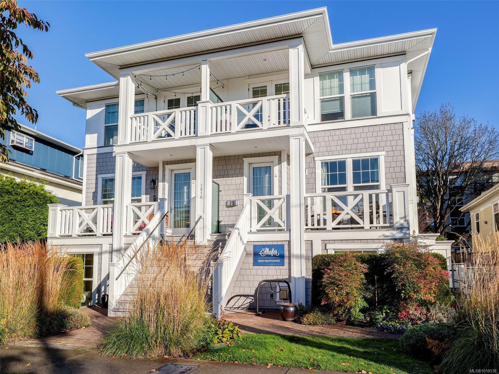 1016 Southgate St Apt 1, Victoria, BC V8V 2Z2