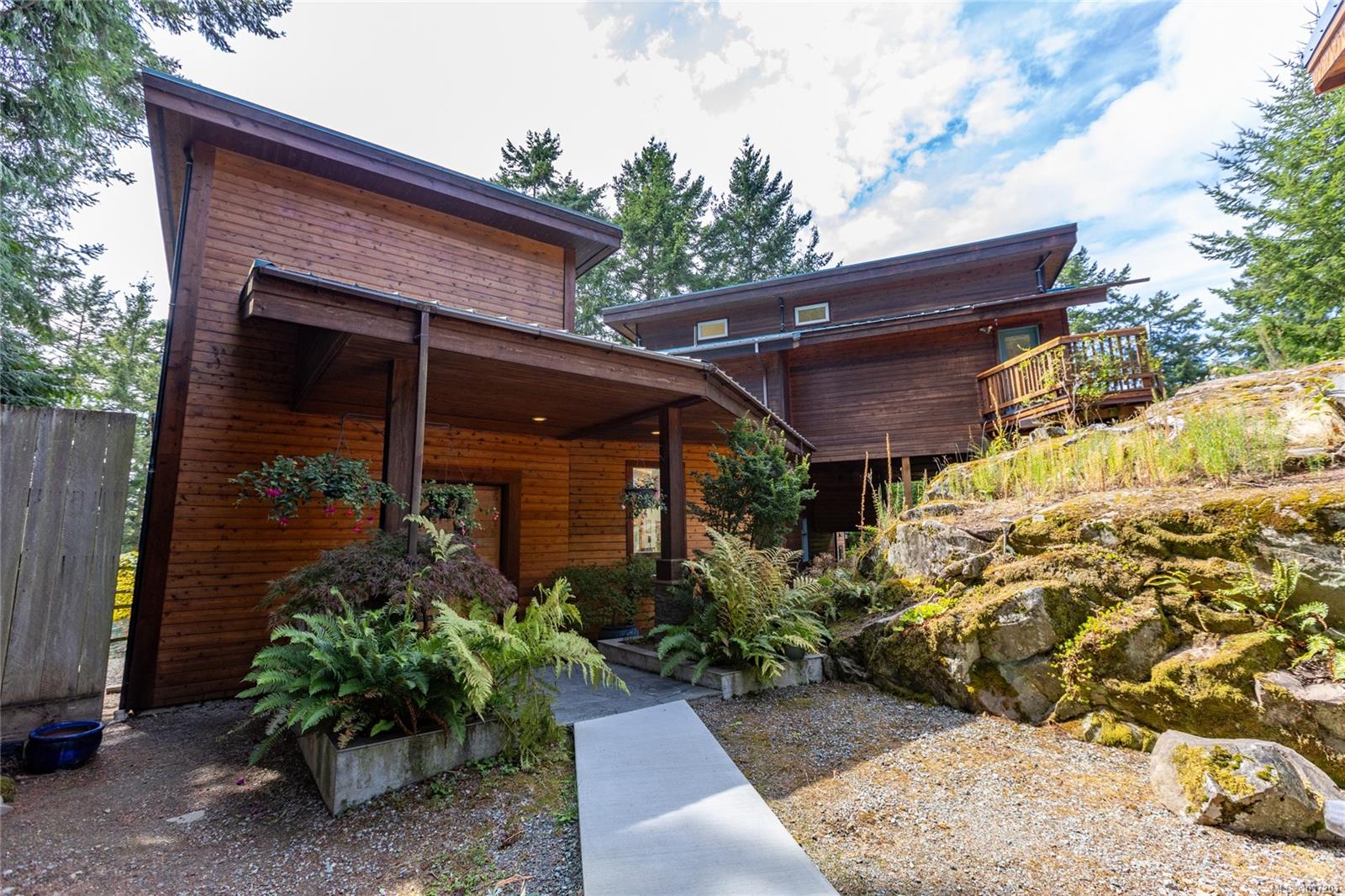 2737 Anchor Way, Pender Island, BC V0N 2M2