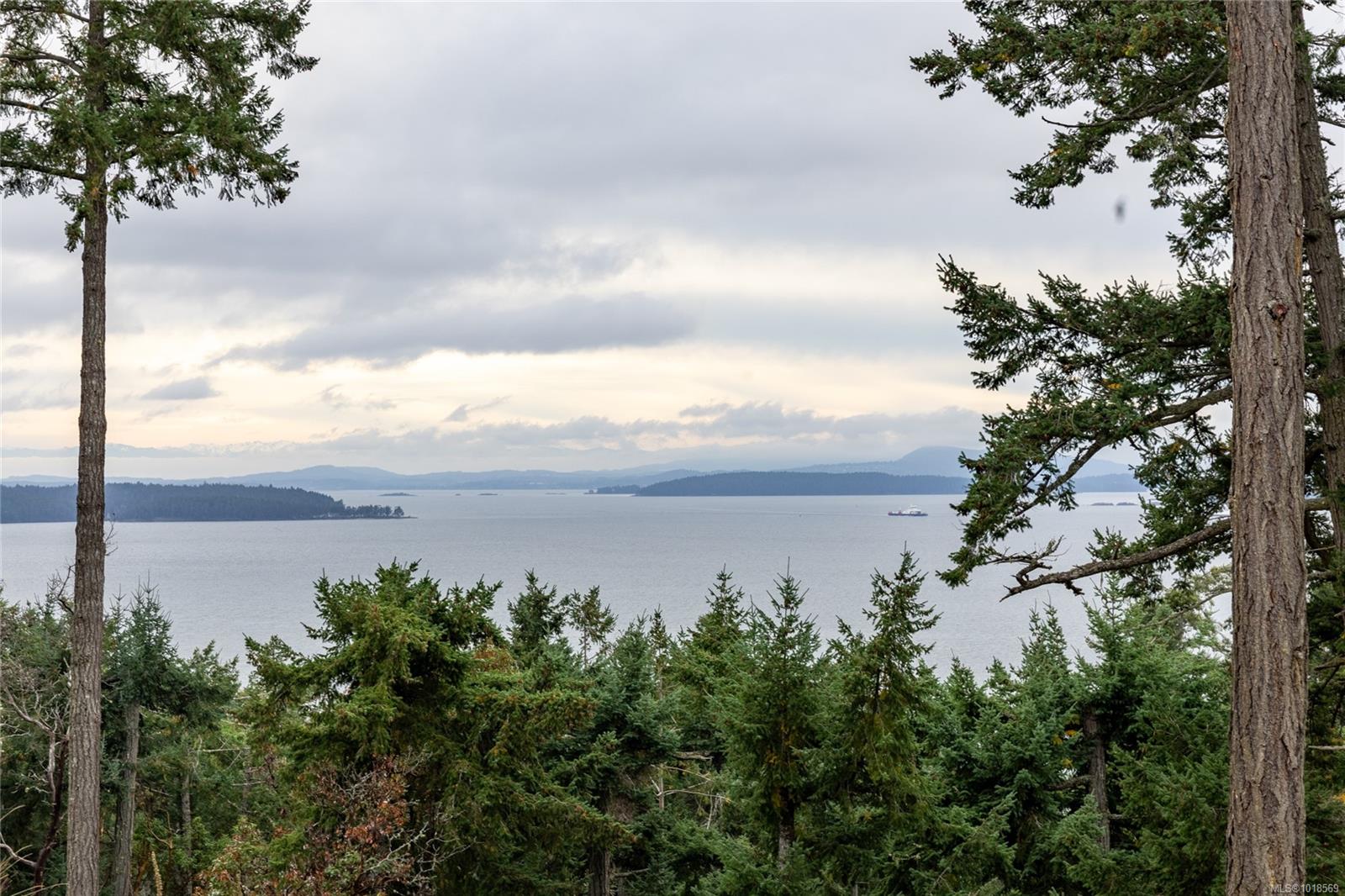 2628 Lighthouse Ln, Pender Island, BC V0N 2M2