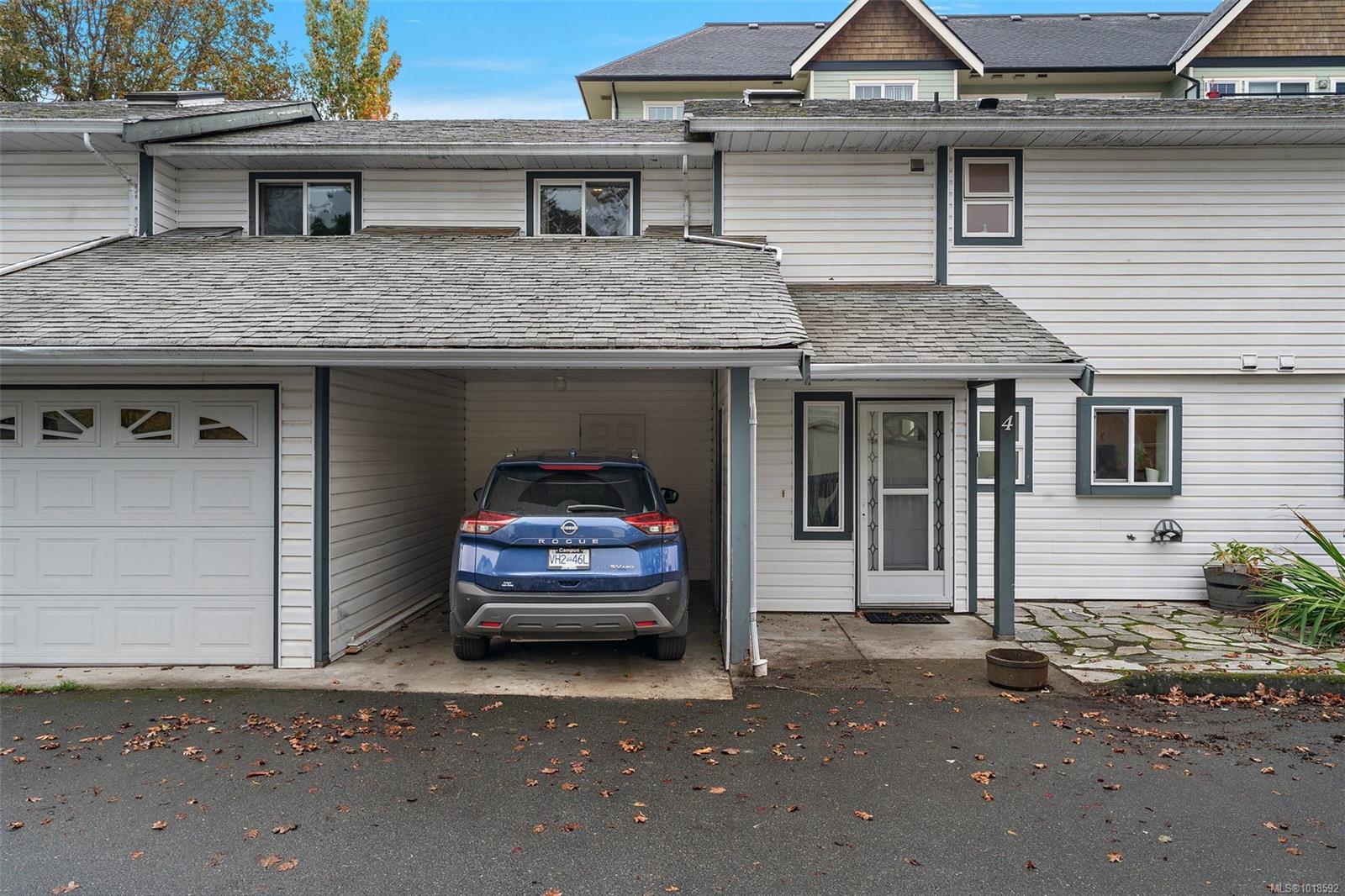 2871 Peatt Rd Apt 4, Langford, BC V9B 3V7