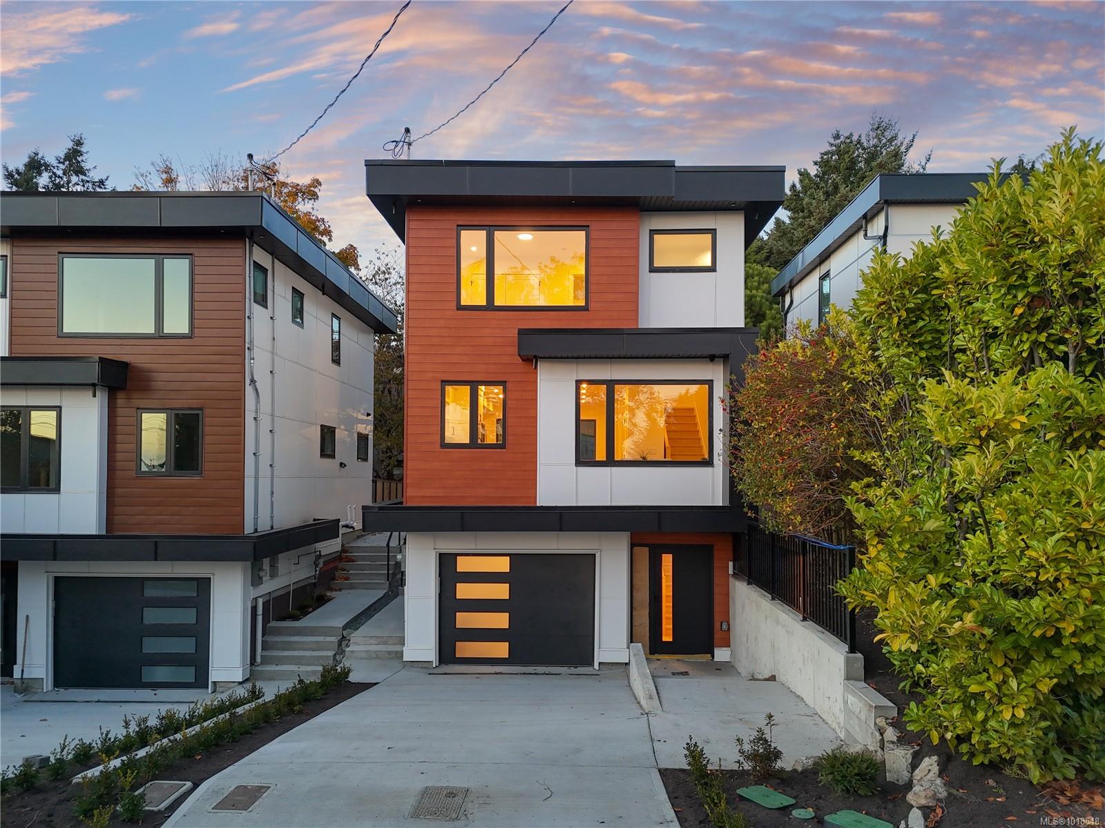 1342 Wood St, Esquimalt, BC V9A 5E1