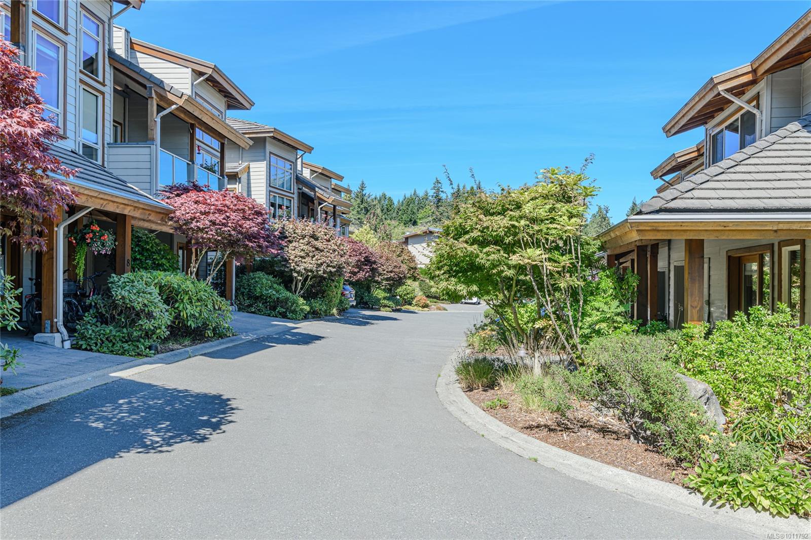 115 Upper Ganges Rd Apt 10, Salt Spring, BC V8K 2Y3