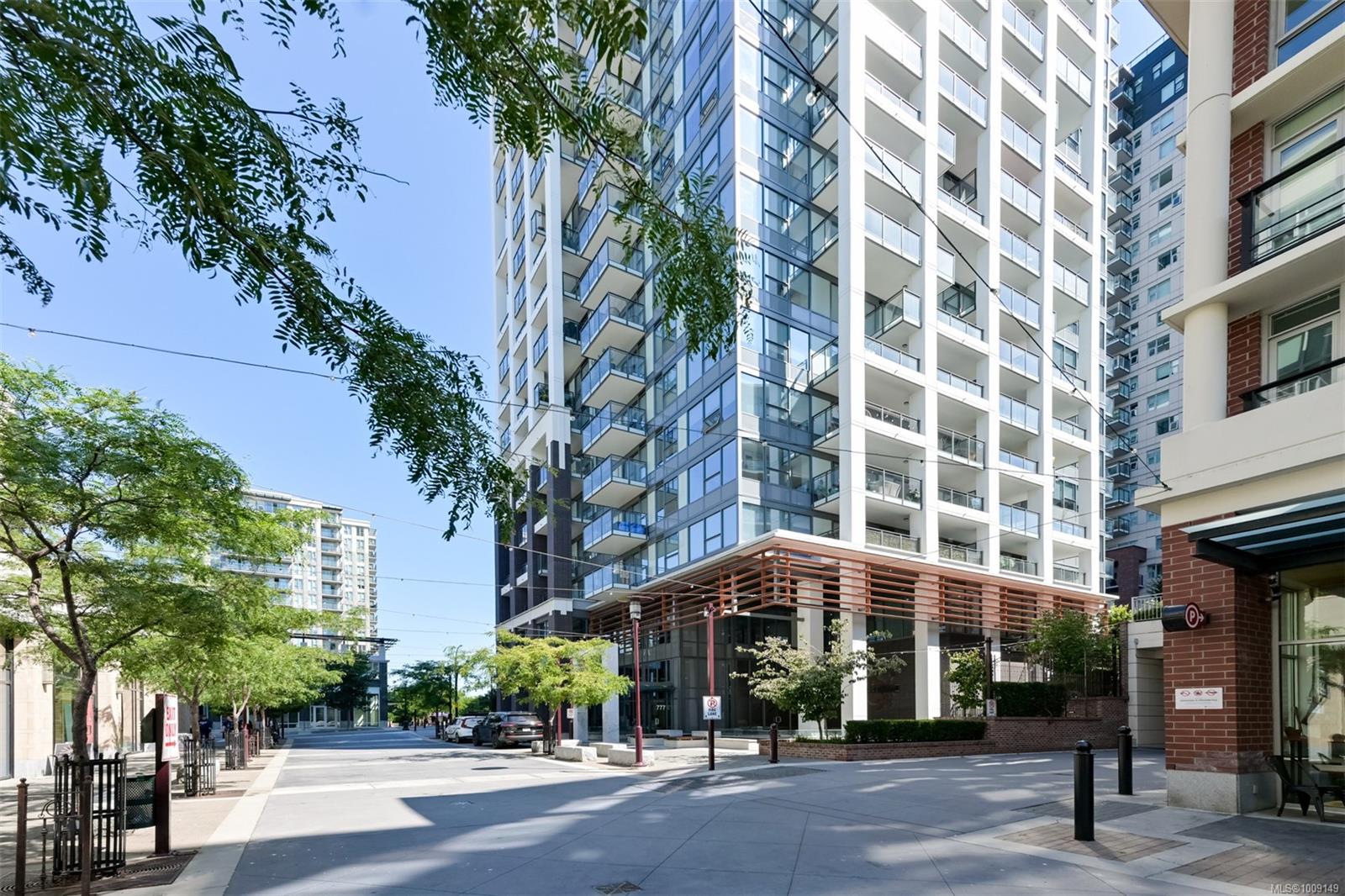 777 Herald St Apt 606, Victoria, BC V8T 0C7