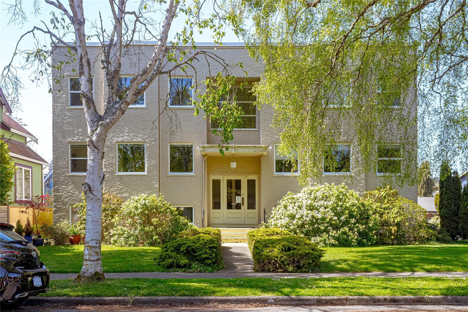 370 Richmond Ave, Victoria, BC V8S 3Y1