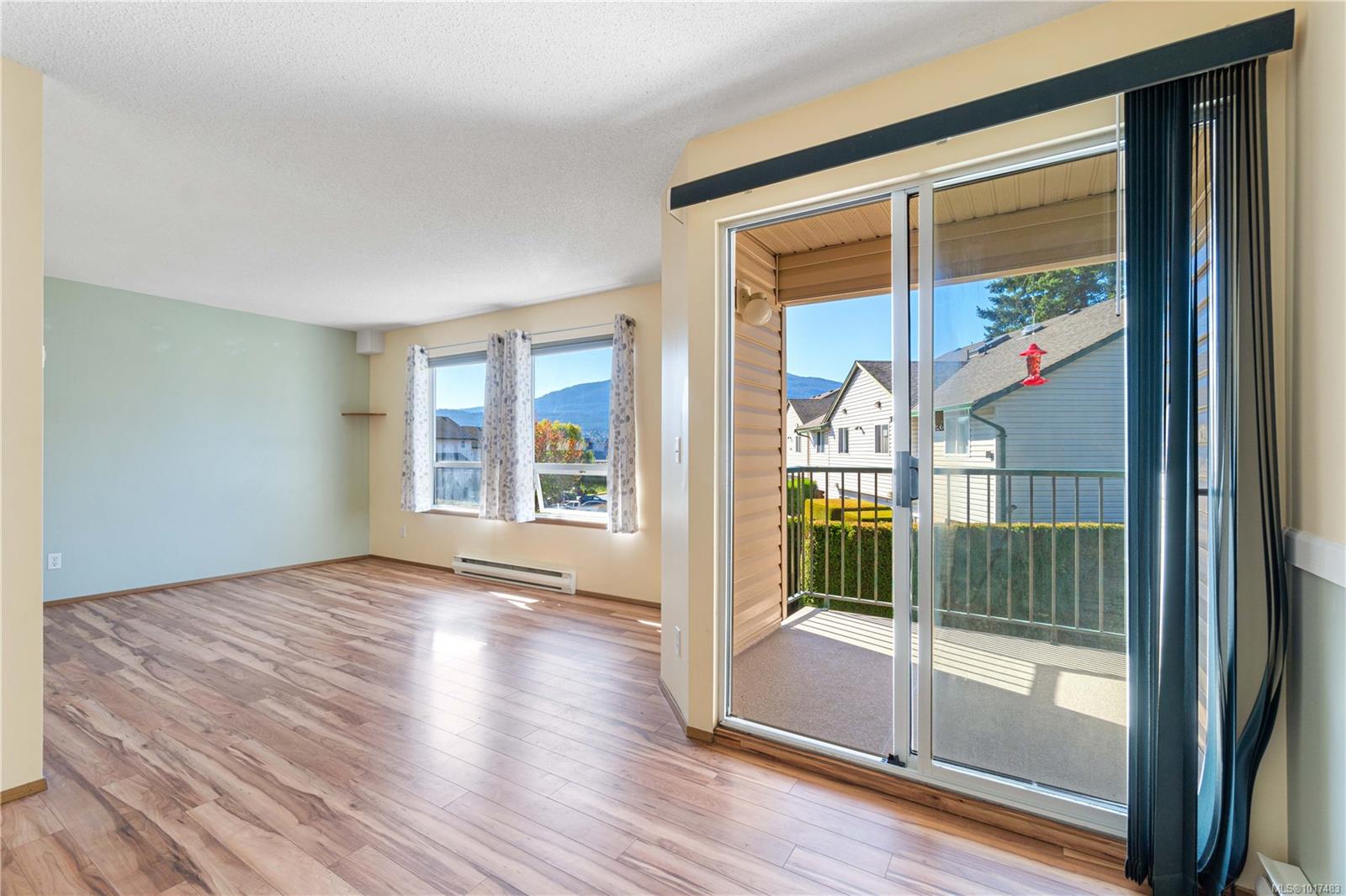 1912 Bowen Rd Apt 205, Nanaimo, BC V9S 5S6