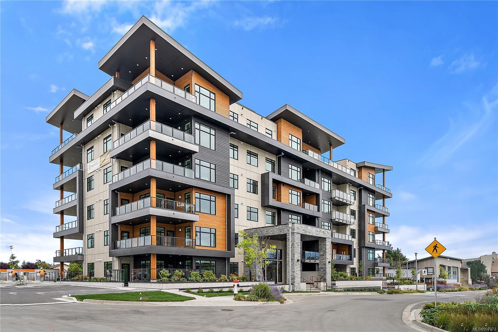 2520 Hackett Cres Apt 308, Central Saanich, BC V8M 0B9