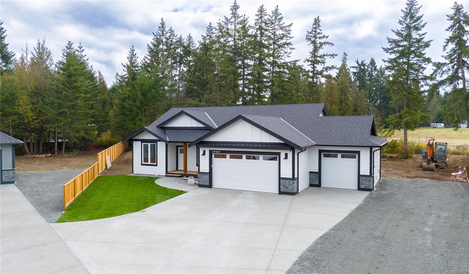 1944 Woobank Rd, Nanaimo, BC V9X 1H4