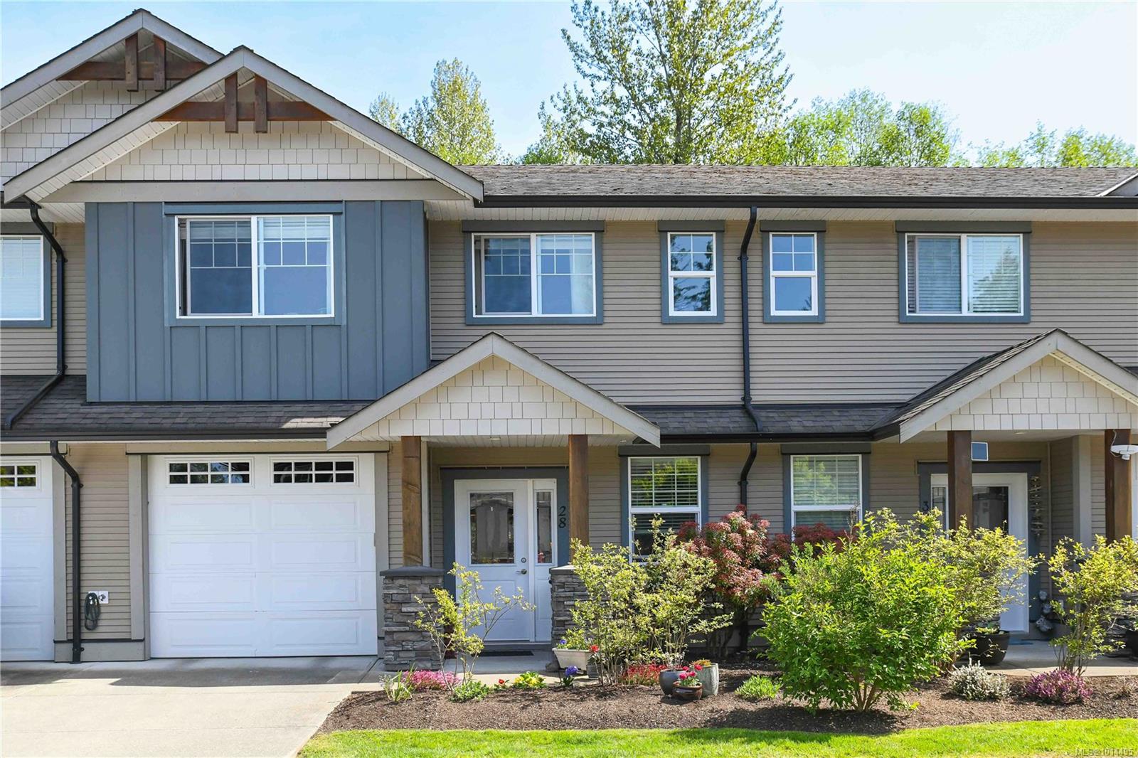 2112 Cumberland Rd Apt 28, Courtenay, BC V9N 2E9