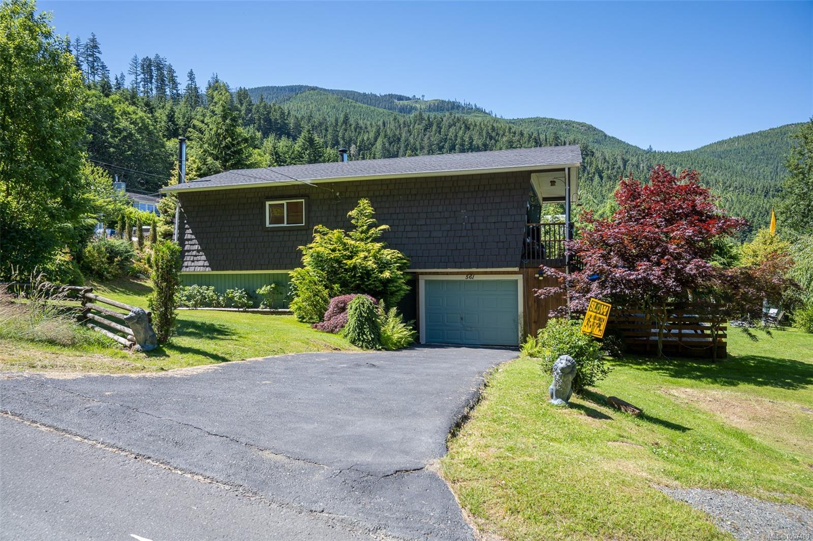 561 Macmillan Dr, Sayward, BC V0P 1R0