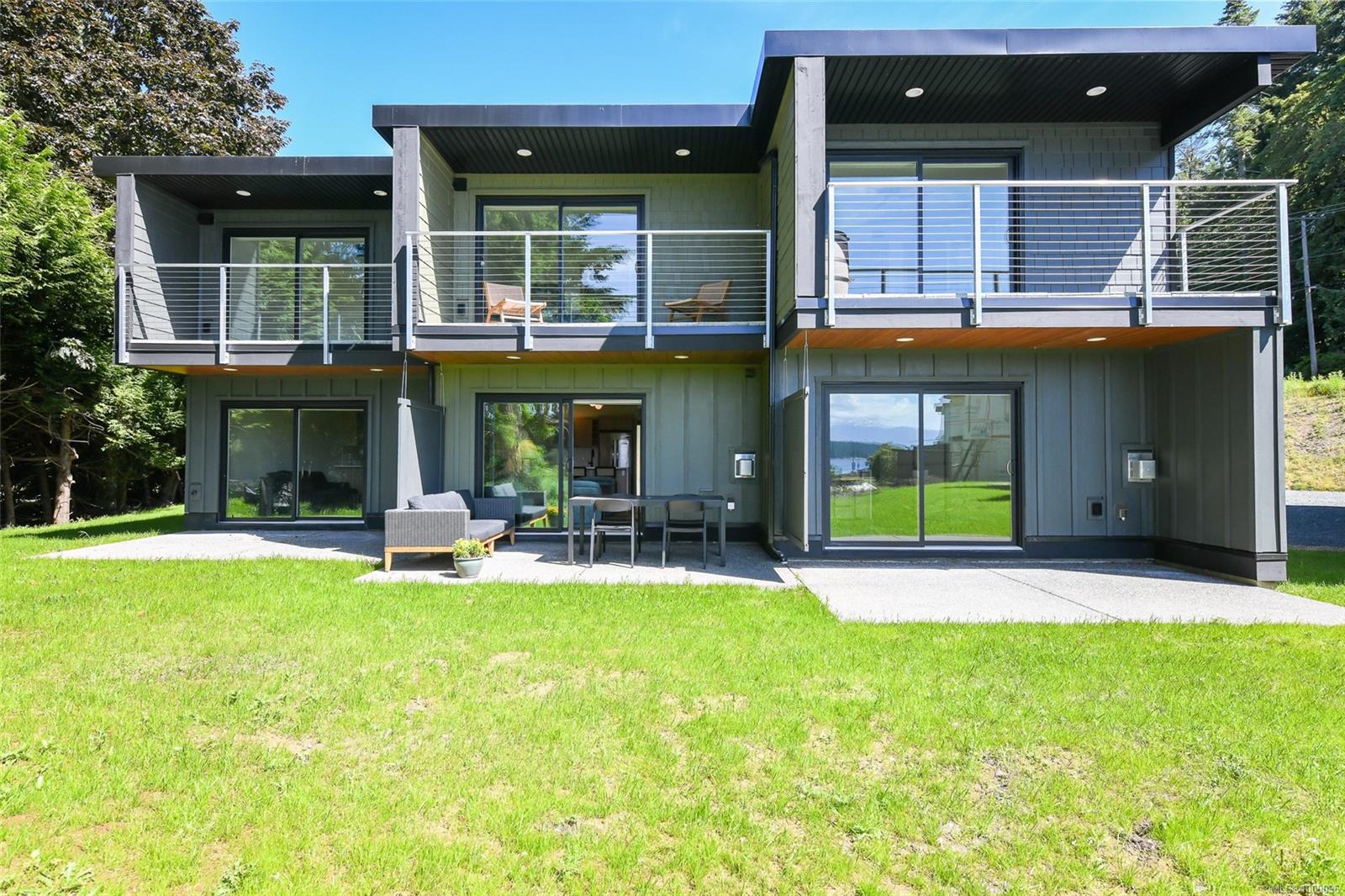 4305 Shingle Spit Rd Apt 211, Hornby Island, BC V0R 1Z0
