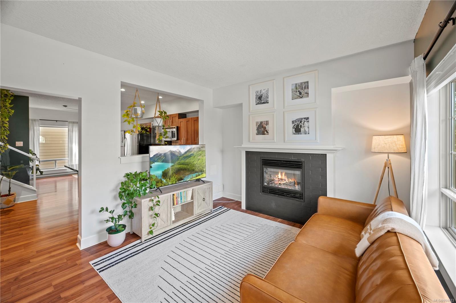 785 Station Ave Apt 203, Langford, BC V9B 0E6