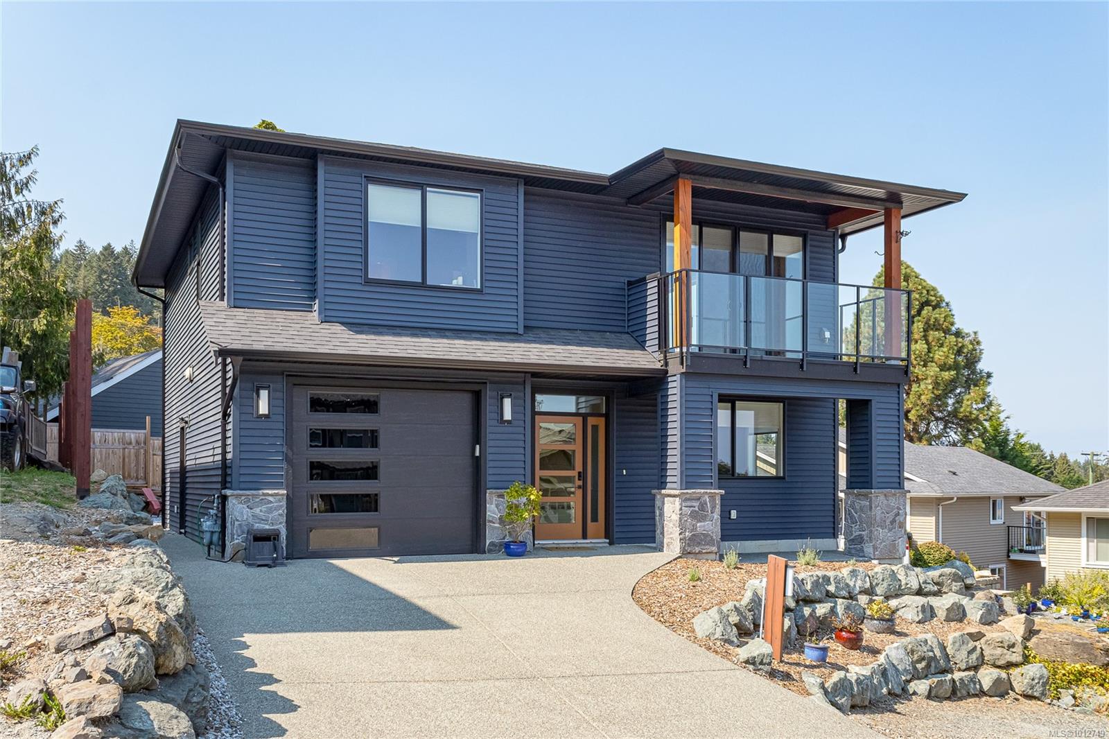 1584 Adelaide St Apt 12, North Cowichan, BC V0R 1R0