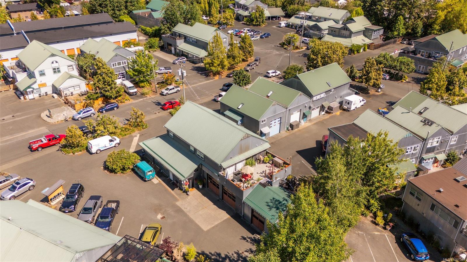 2329 Rosewall Cres Apt B, Courtenay, BC V9N 8R9
