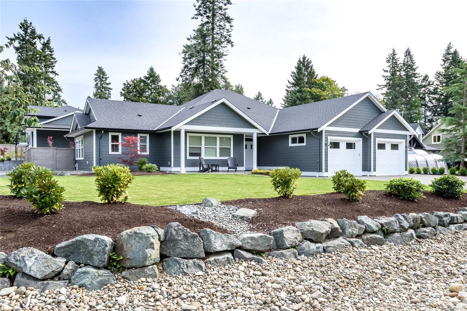 8968 Henderson Ave, Black Creek, BC V9J 1A4