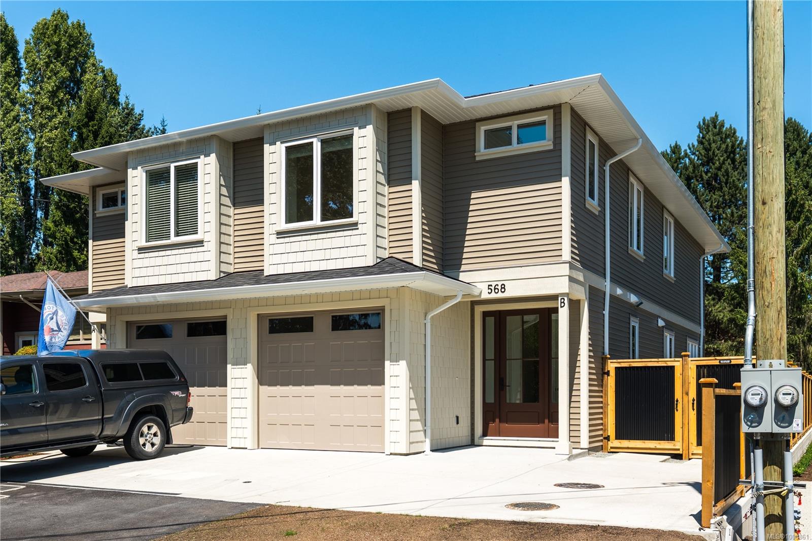 568 Kay St Apt B, Saanich, BC V8Z 2L3