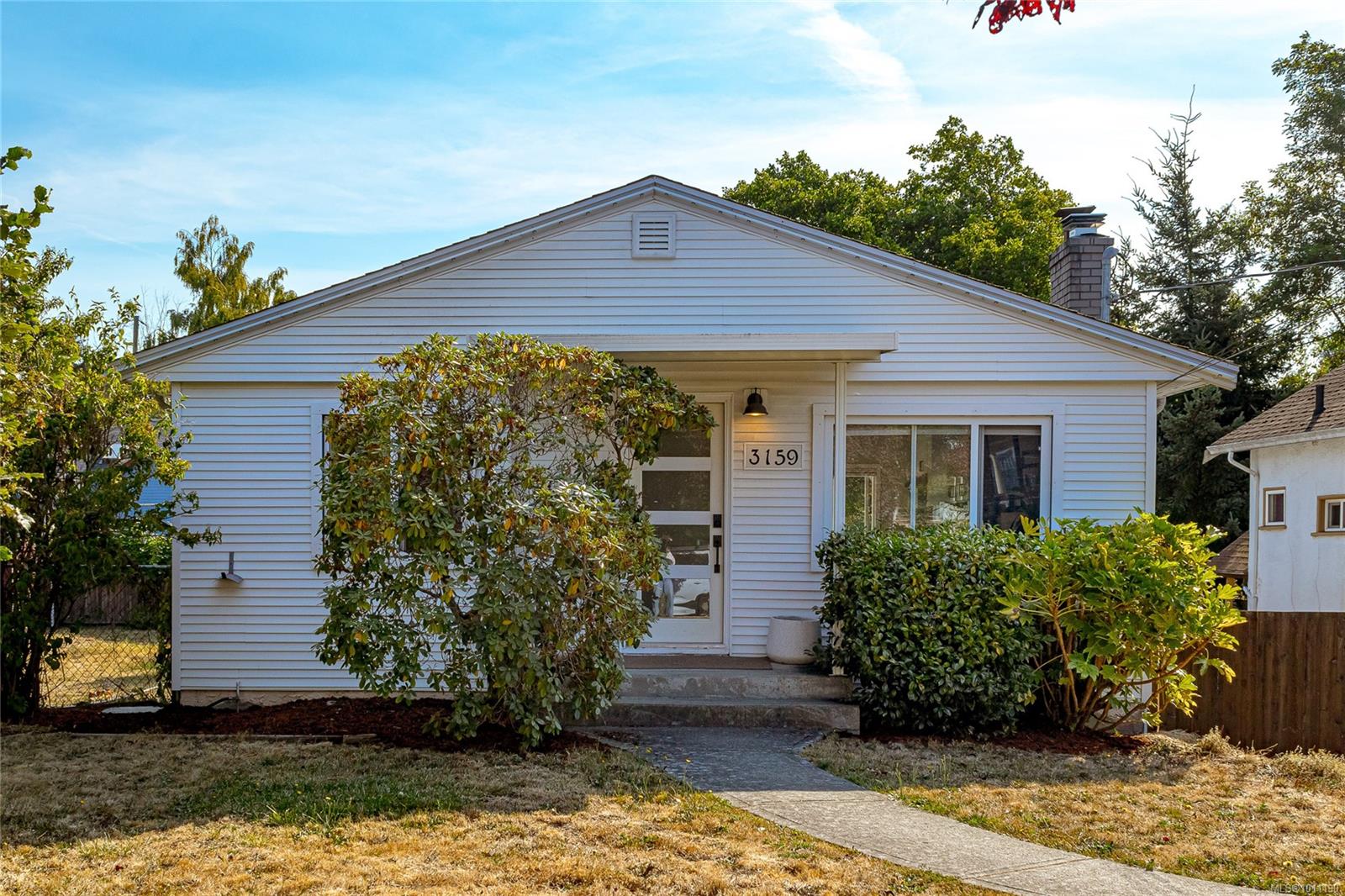 3159 Alder St, Victoria, BC V8X 1P1