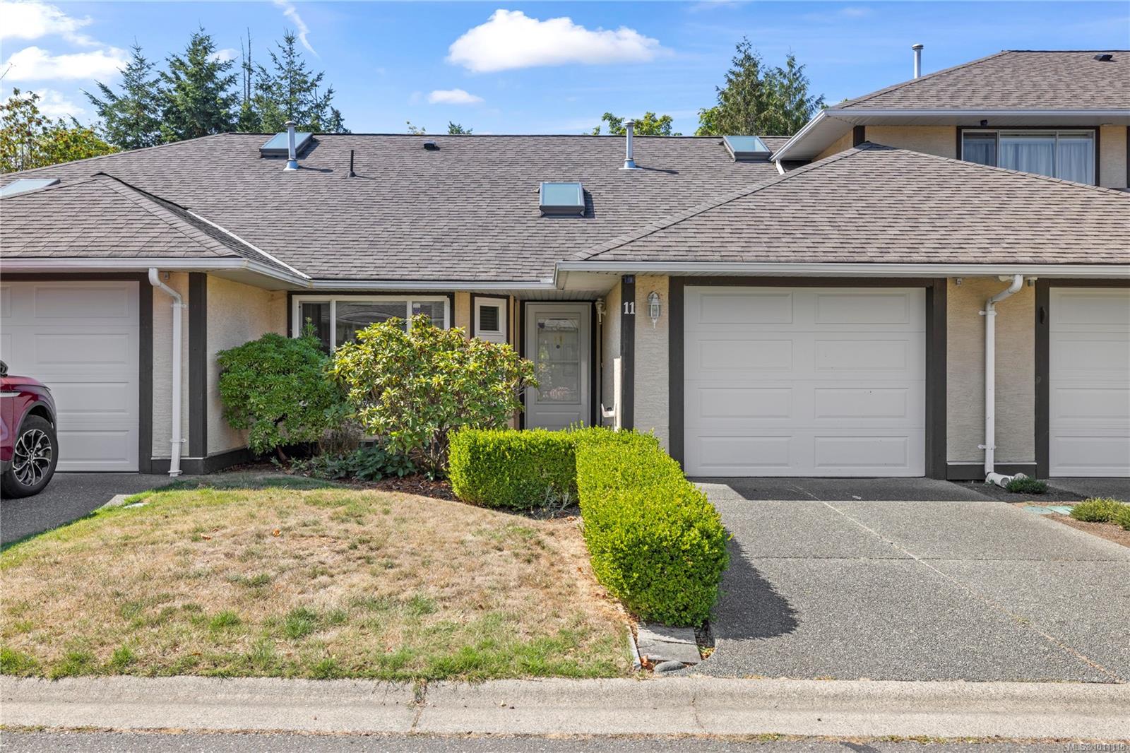 454 Morison Ave Apt 11, Parksville, BC V9P 2M6