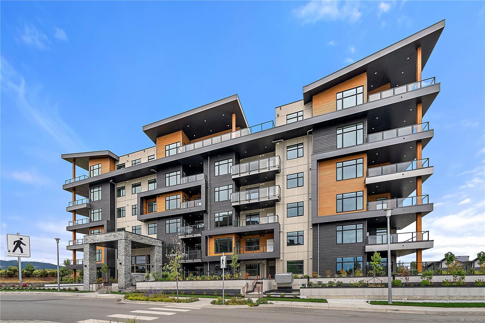 2520 Hackett Cres Apt 107, Central Saanich, BC V8M 0B9