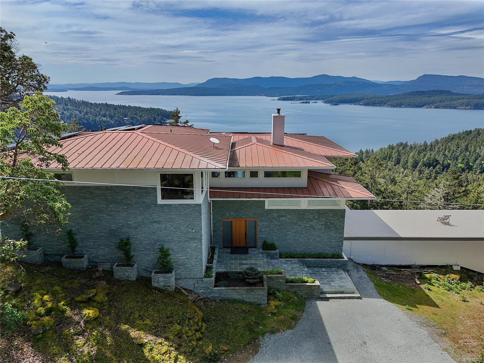 356 E West Rd, Mayne Island, BC V0N 2J2