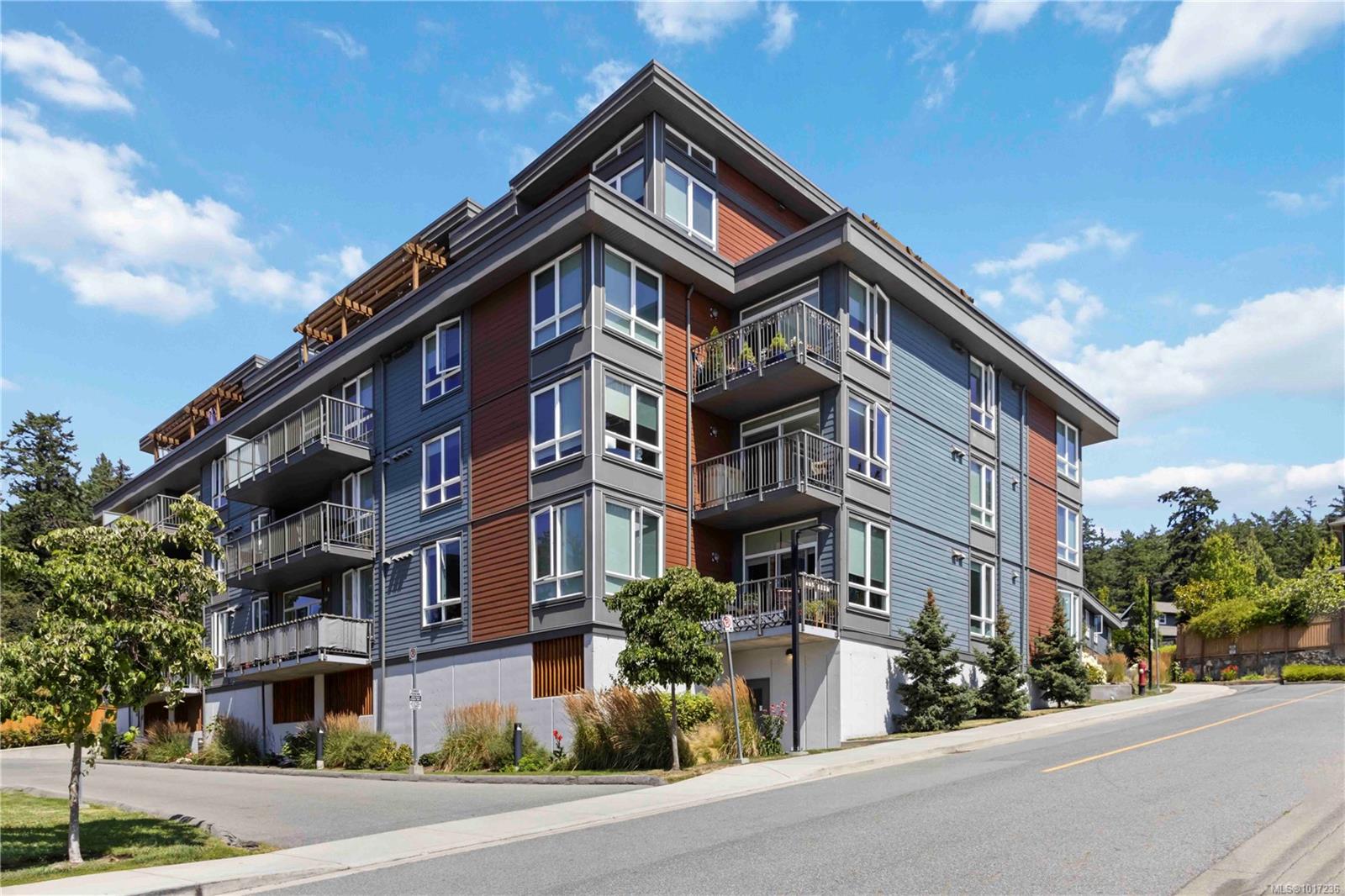 110 Presley Pl Apt 215, View Royal, BC V9B 0Z1