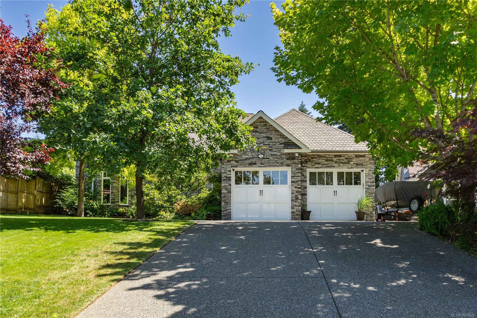 595 Edgewood Dr, Campbell River, BC V9W 8H1
