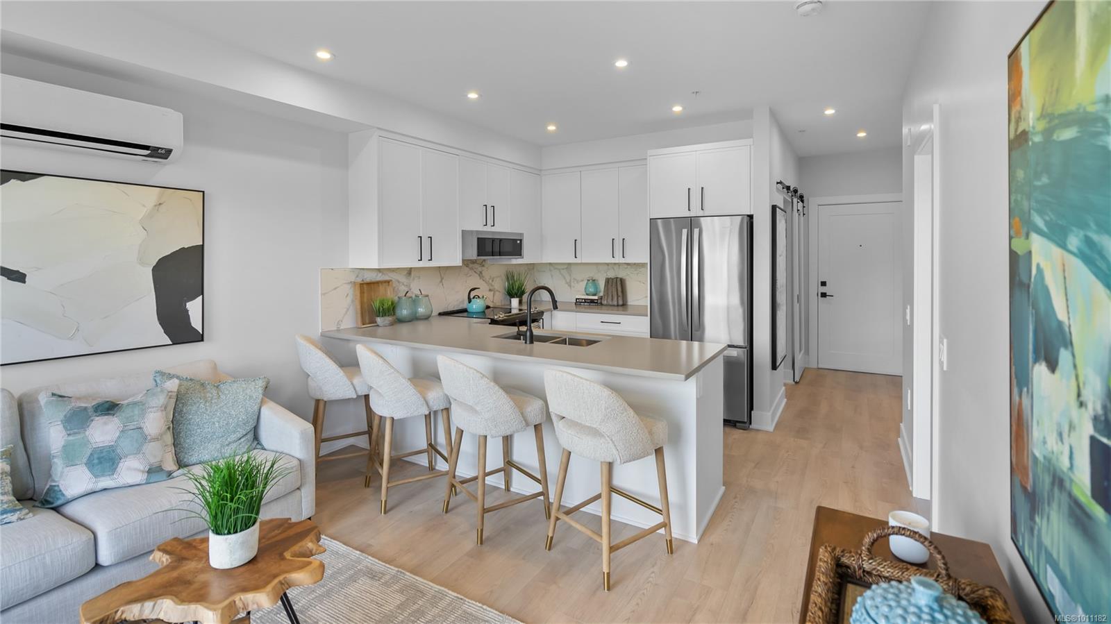 1371 Goldstream Ave Apt 502, Langford, BC V9B 7B7