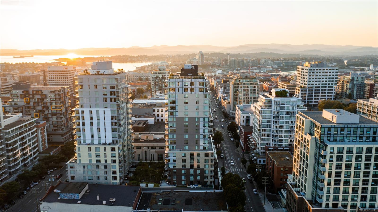 845 Johnson St Apt 1002, Victoria, BC V8W 0G3