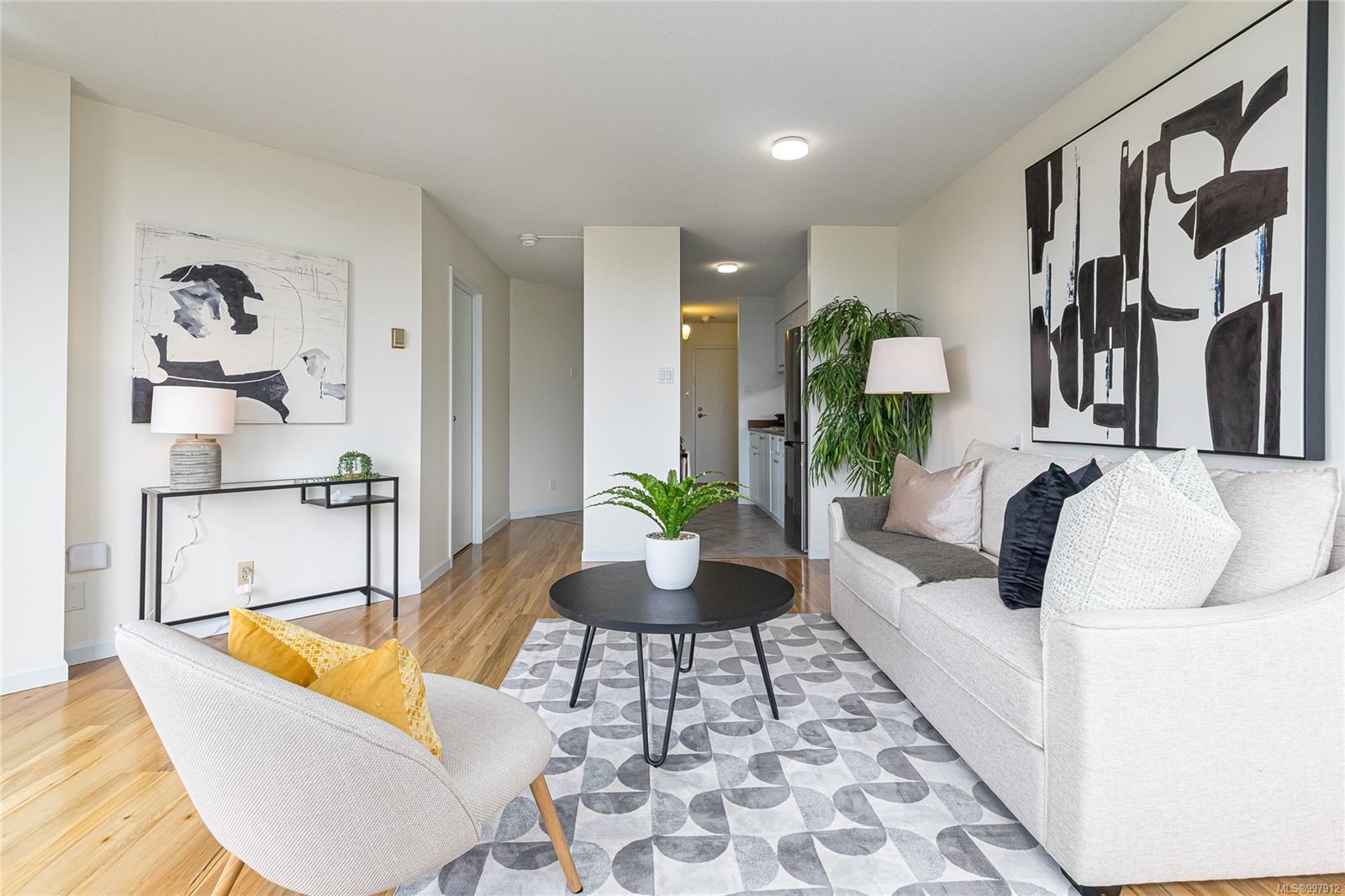 620 Toronto St Apt 502, Victoria, BC V8V 1P7