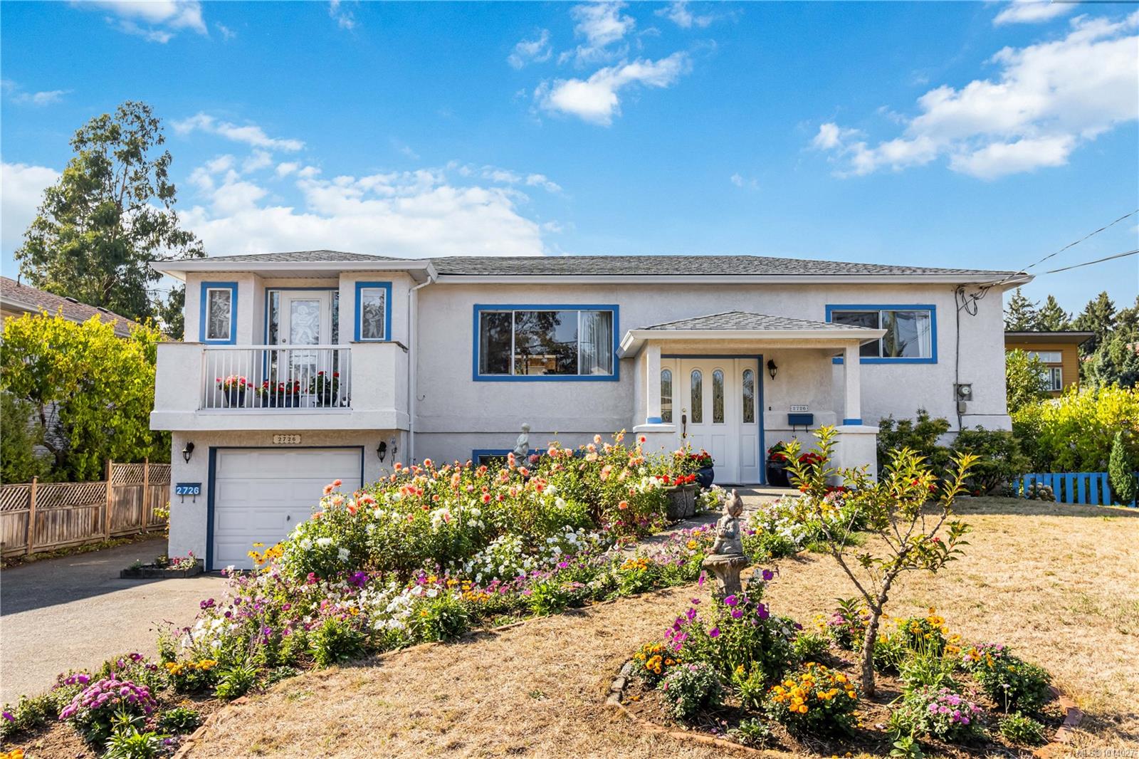2726 Claude Rd, Langford, BC V9B 3T6