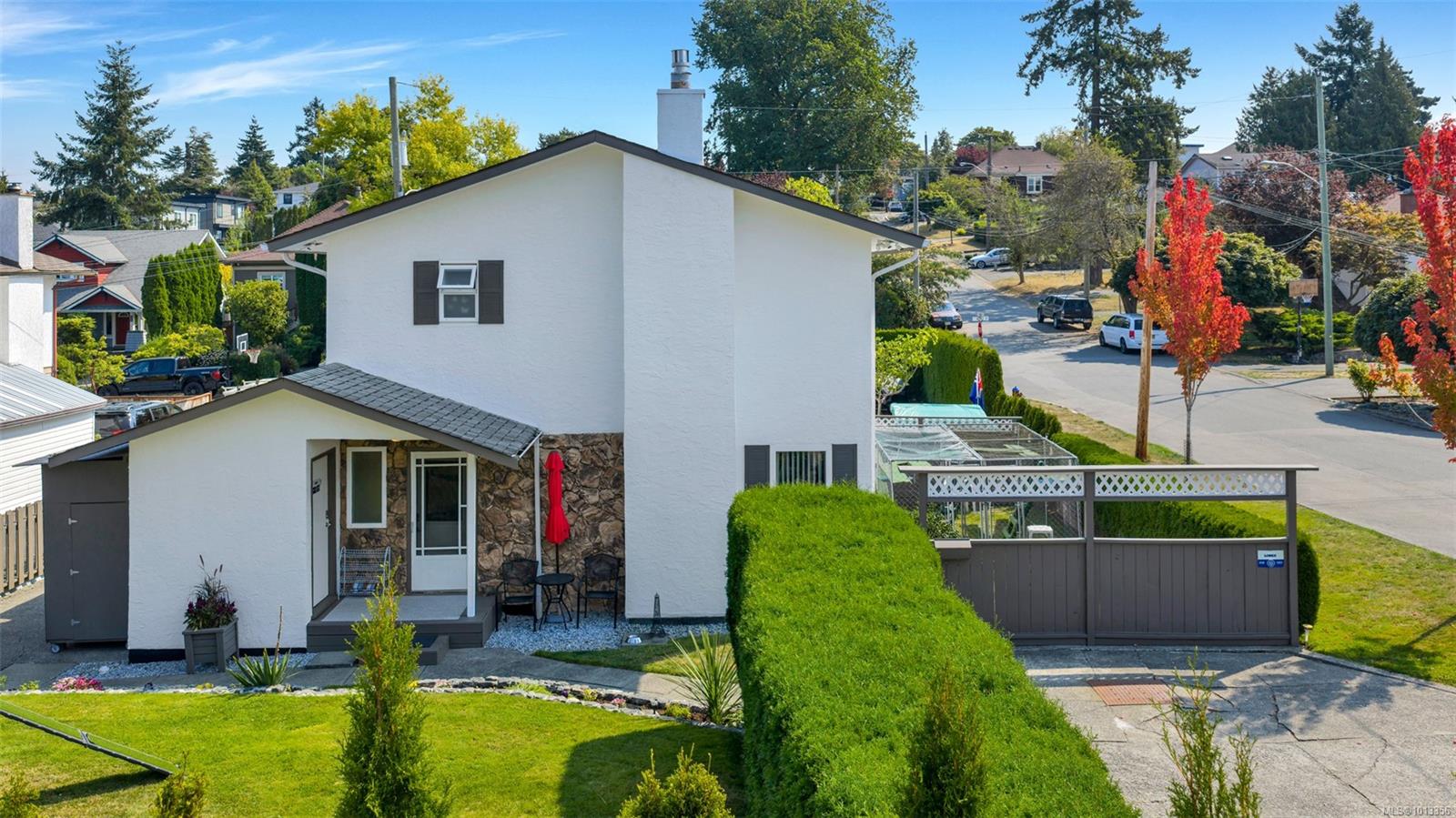 920 Agnes St, Esquimalt, BC V9A 5X4