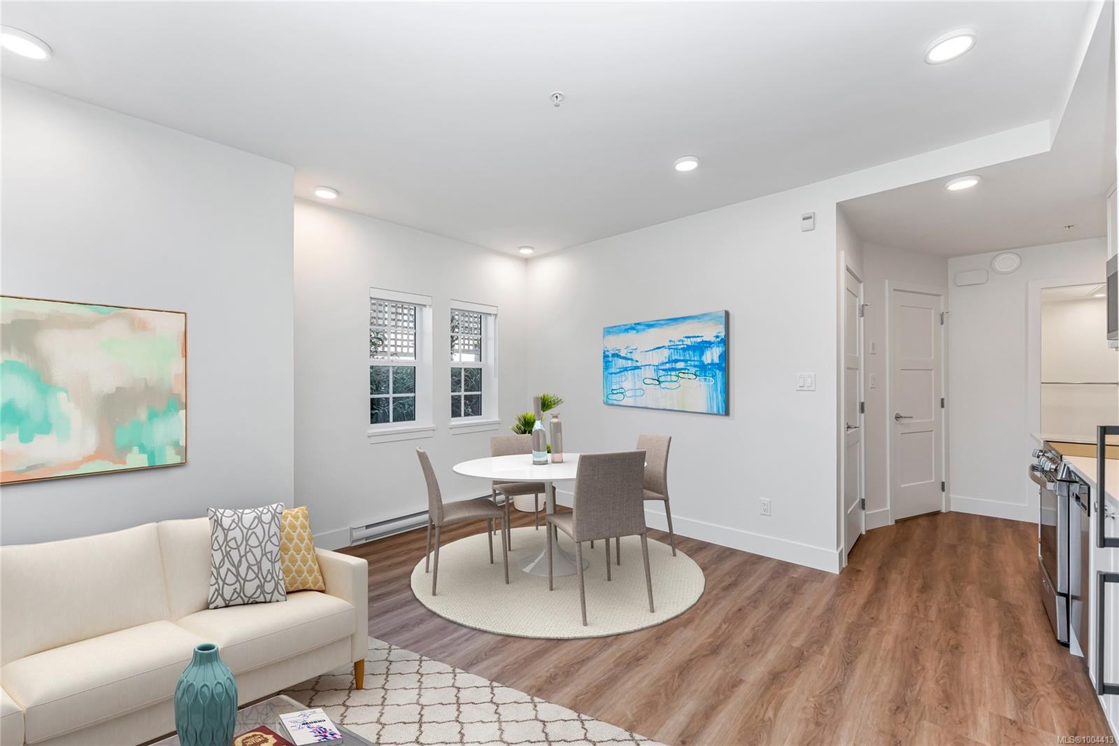 1224 Richardson St Apt C, Victoria, BC V8V 3E1