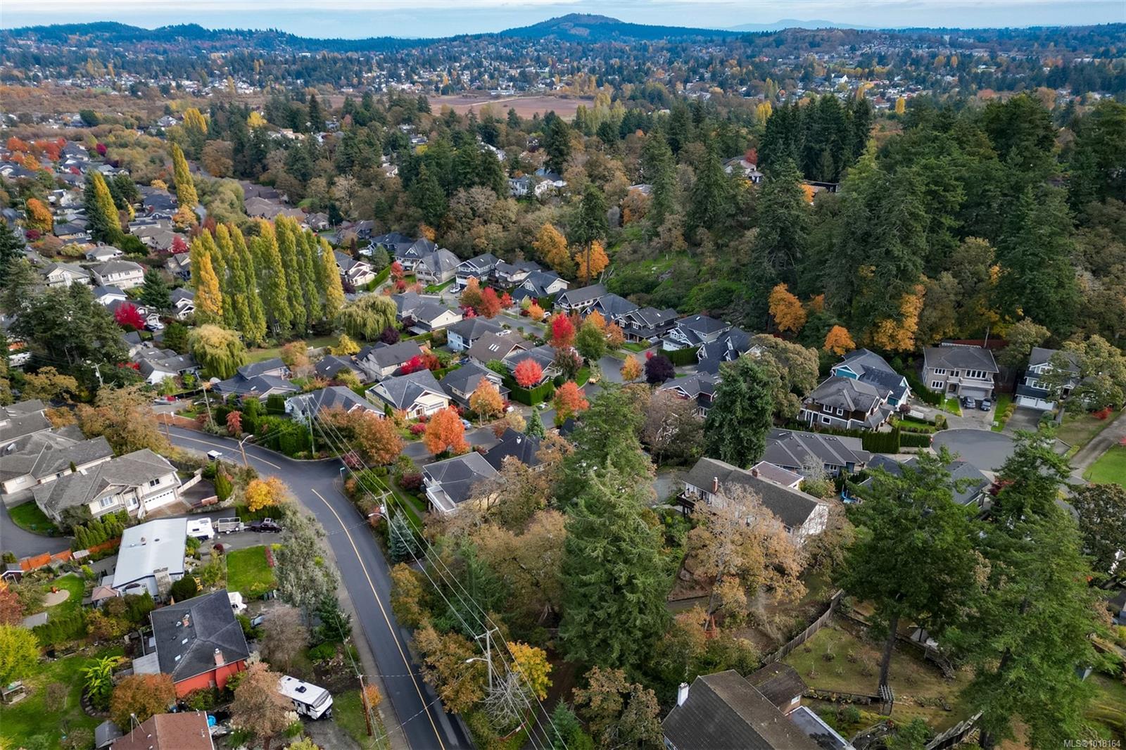 3841 Wilkinson Rd, Saanich, BC V8Z 5A3