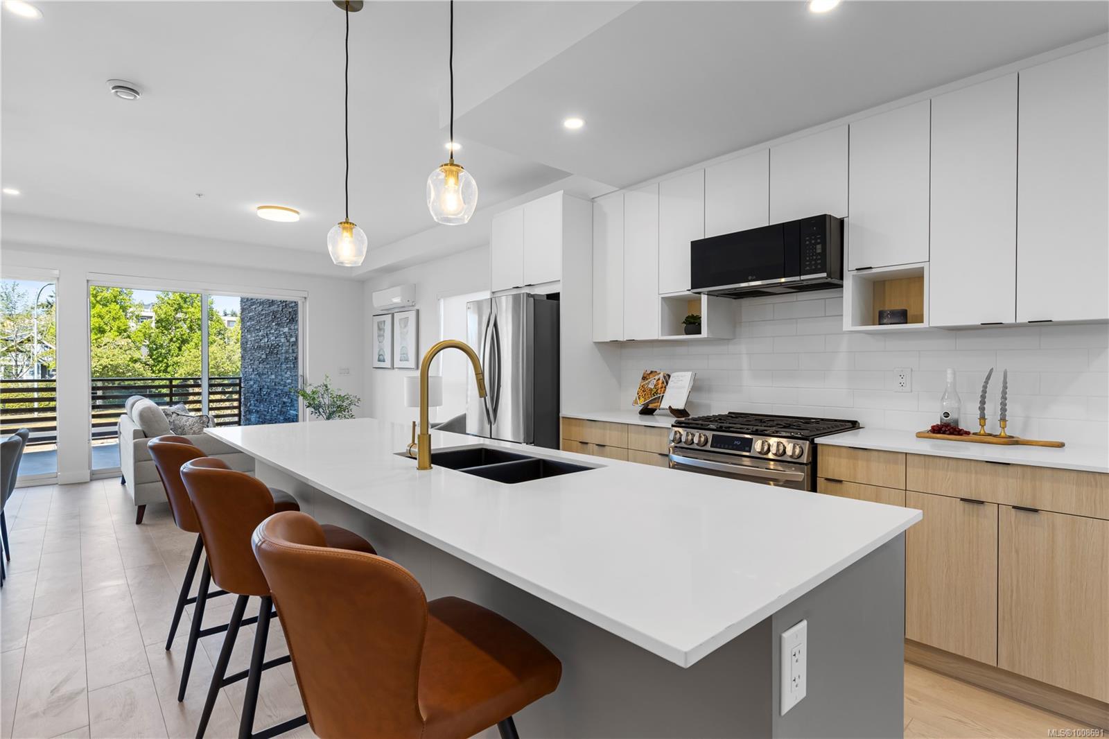 2629 Millstream Rd Apt 101, Langford, BC V9B 3R8