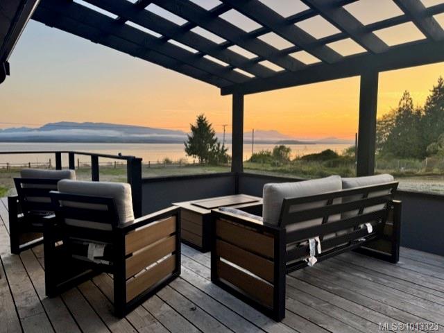 305 Kaleva Rd, Mount Waddington A, BC V0N 3E0