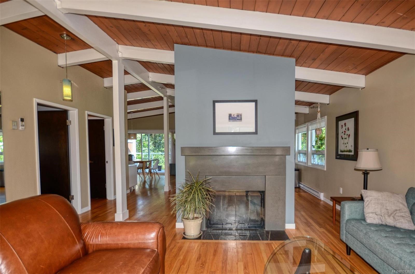 2240 Greenlands Rd, Saanich, BC V8N 1T5