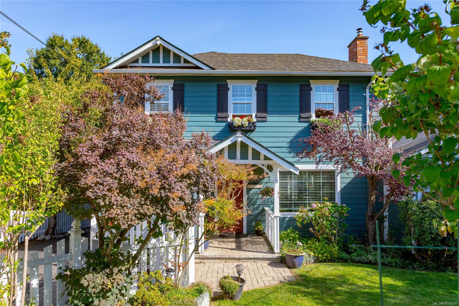 3305 Wordsworth St, Victoria, BC V8P 4B9