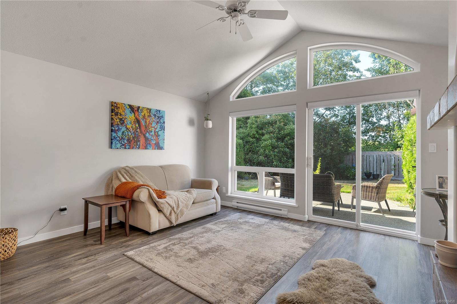 251 Mcphedran Rd Apt 20, Campbell River, BC V9W 6W5