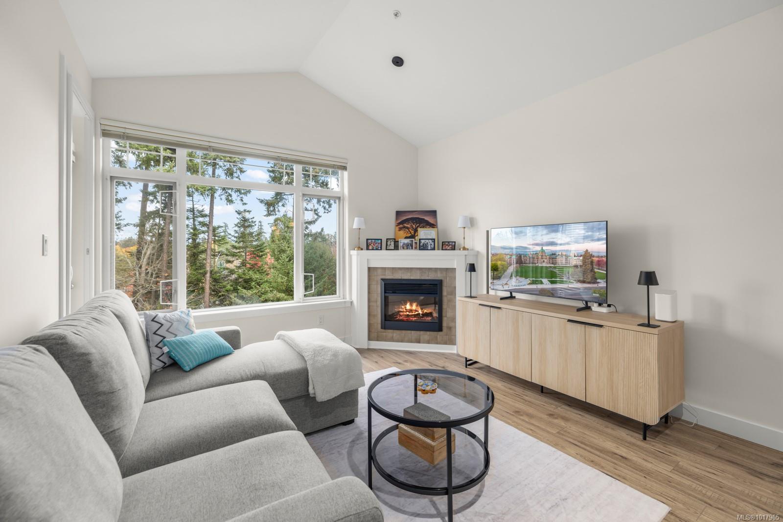 1115 Craigflower Rd Apt 407c, Esquimalt, BC V9A 7R1