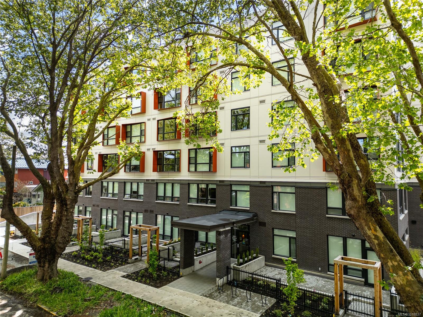 629 Speed Ave Apt 212, Victoria, BC V8Z 1A5