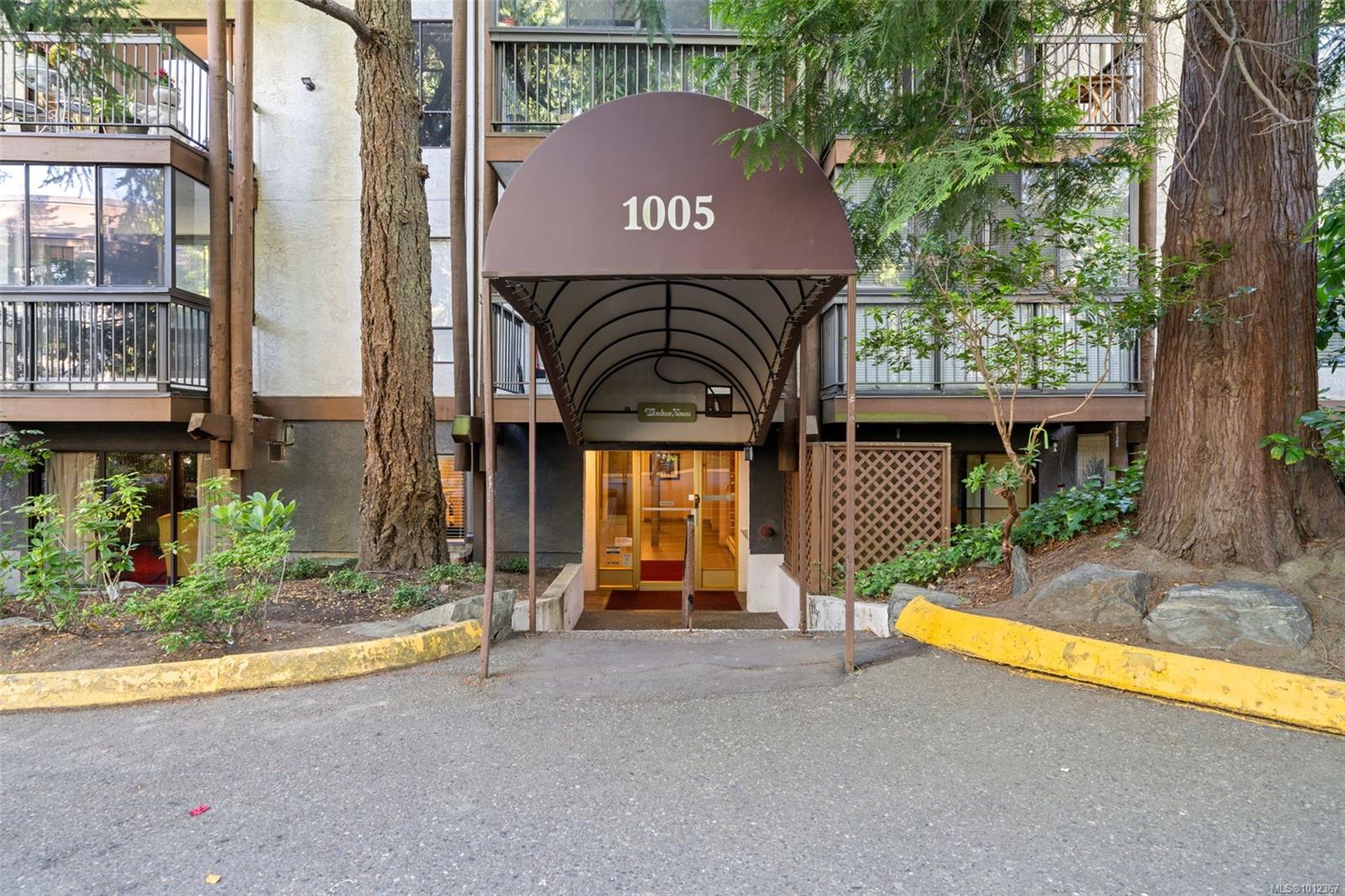 1005 Mckenzie Ave Apt 117, Saanich, BC V8X 4A9