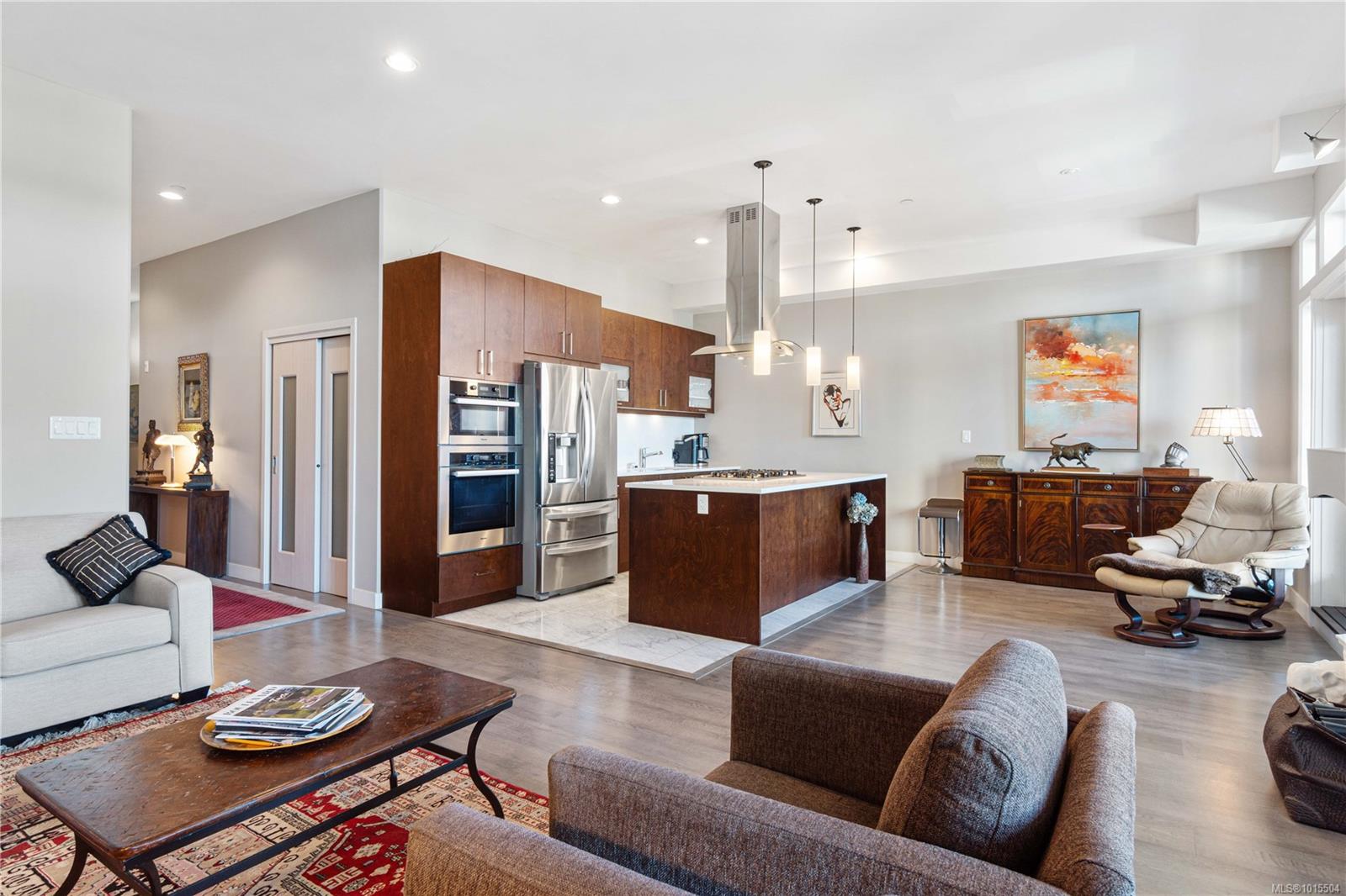 10 Chapel St Apt 403, Nanaimo, BC V9R 5H2