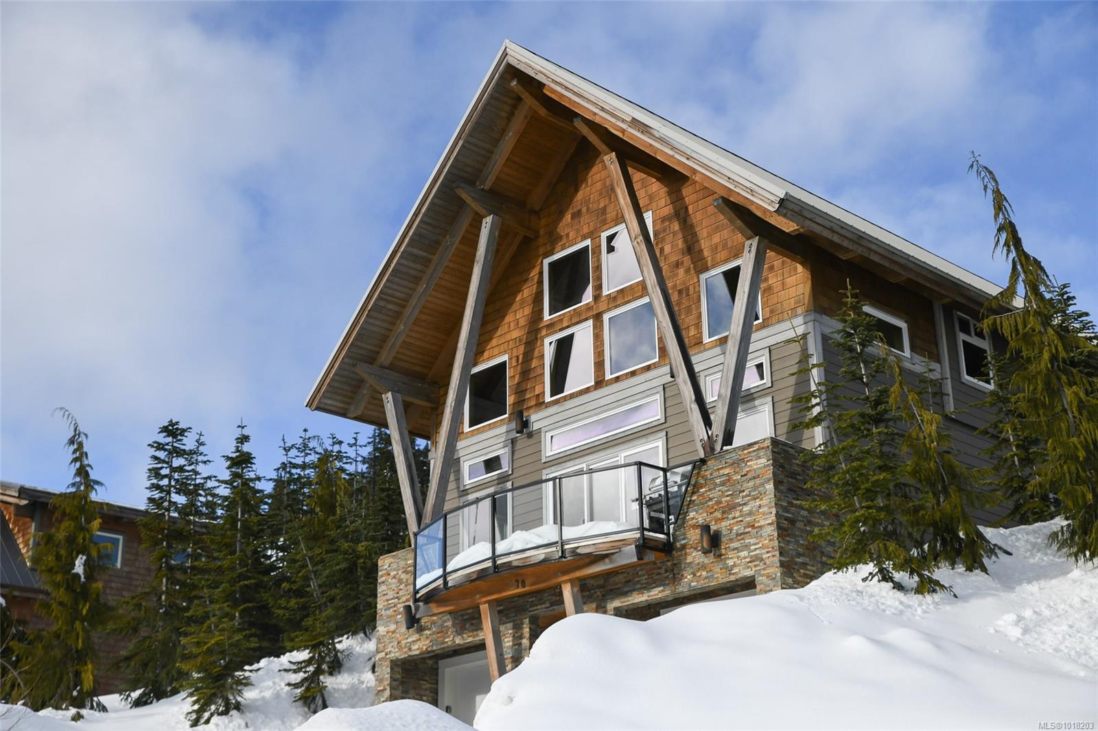570 Arrowsmith Rdg, Courtenay, BC V9J 1L0