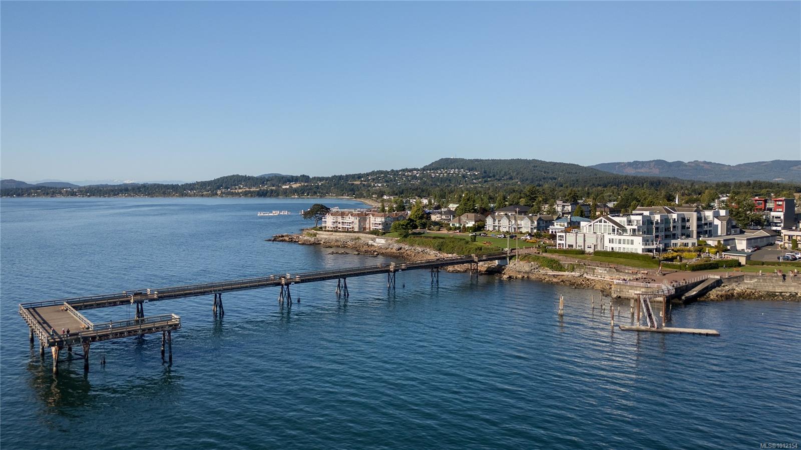 2550 Bevan Ave Apt 202, Sidney, BC V8L 5Y5