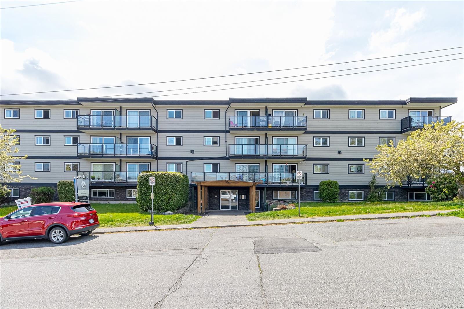 218 Bayview Ave Apt 402, Ladysmith, BC V9G 1S8