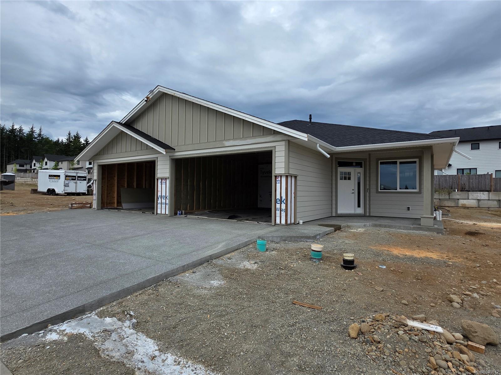 343 Arizona Dr Apt 3, Campbell River, BC V9H 0C6