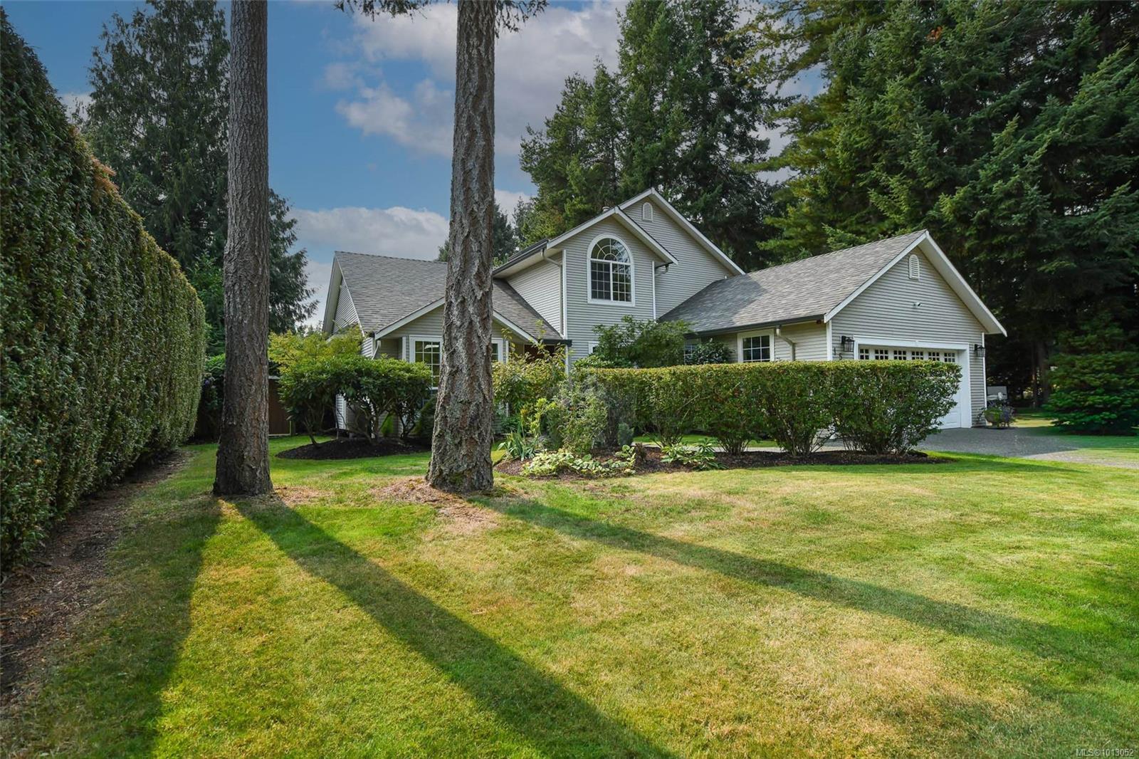 1593 Eton Rd, Comox, BC V9M 3Y3