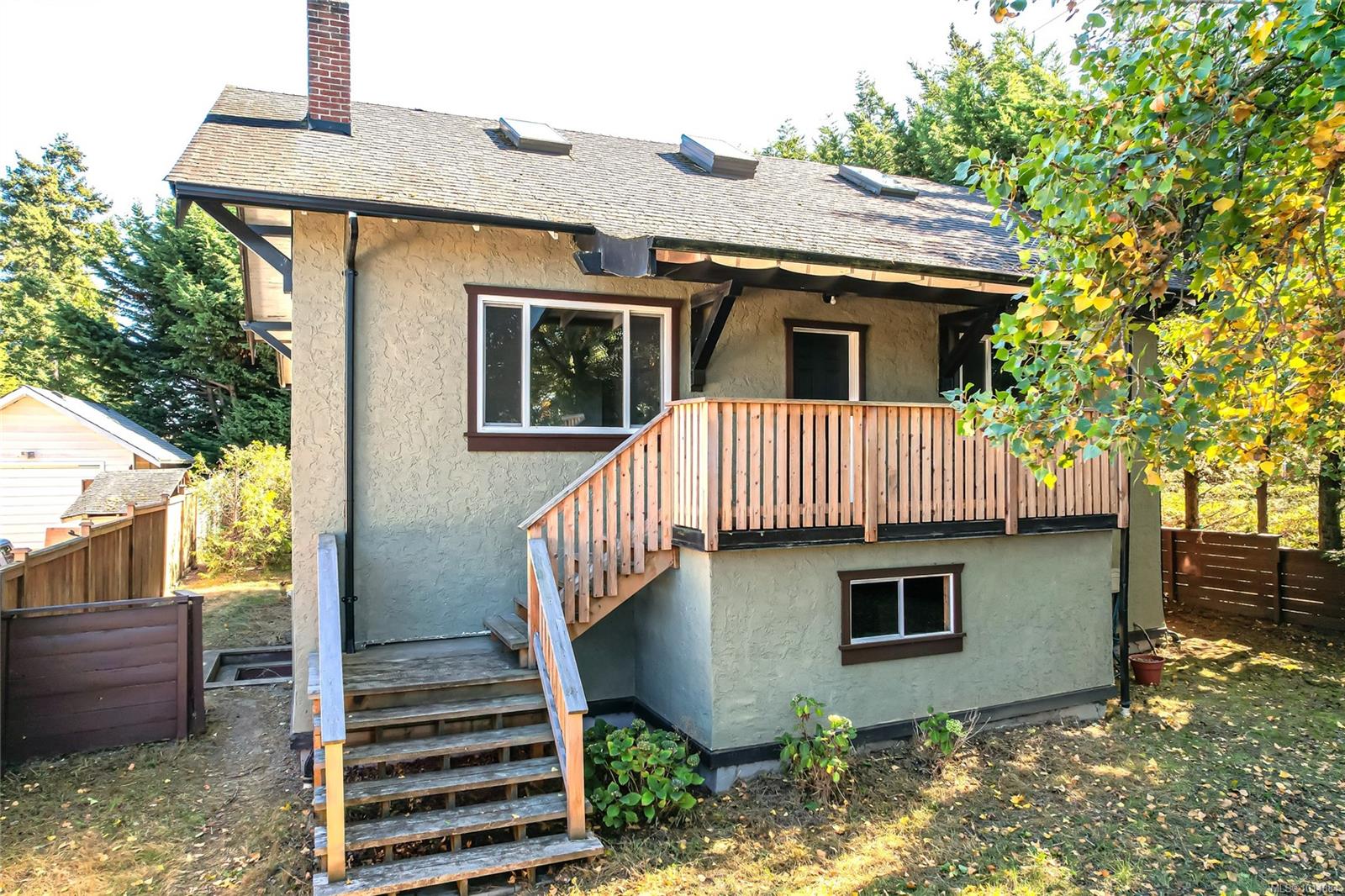 2913 Austin Ave, Saanich, BC V9A 2K9