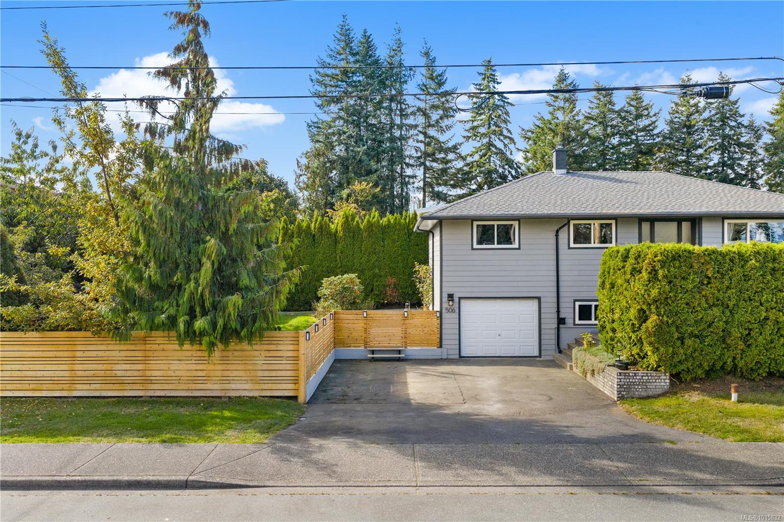 506 Charles Pl, Campbell River, BC V9W 3Y2